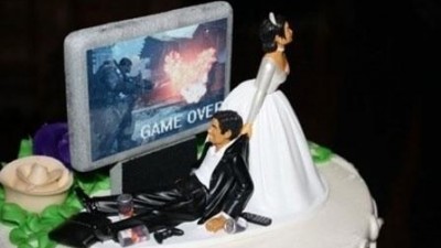 흔한 게이머의 케익 결혼하면 게이머로서의 인생은 GAME OVER GG 쳐야지?